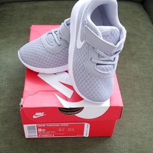 Nike Tanjun sz 8c